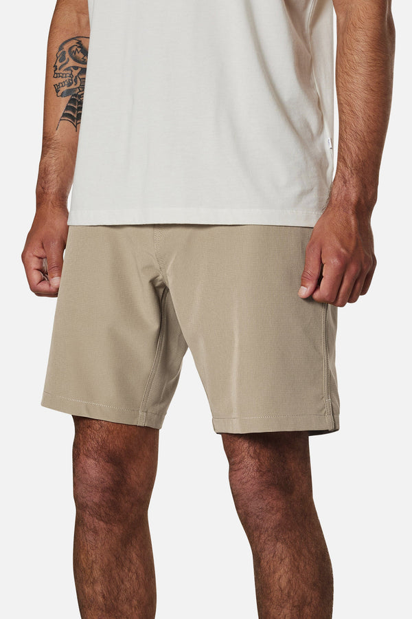 WONDERER HYBRID SHORT